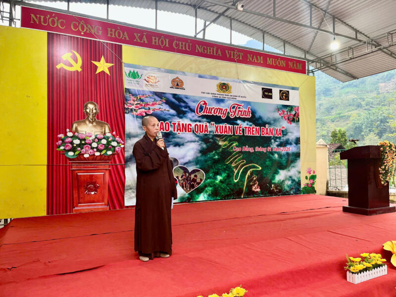 Thầy Thích Khải Tâm chia sẻ tại chương trình